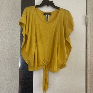 Woman’s top. Bcbgmaxazria